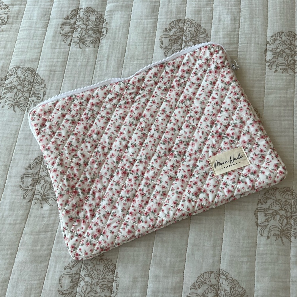 Floral Quilted laptop case